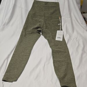 TaviCloud High Waisted 7/8 Leggings